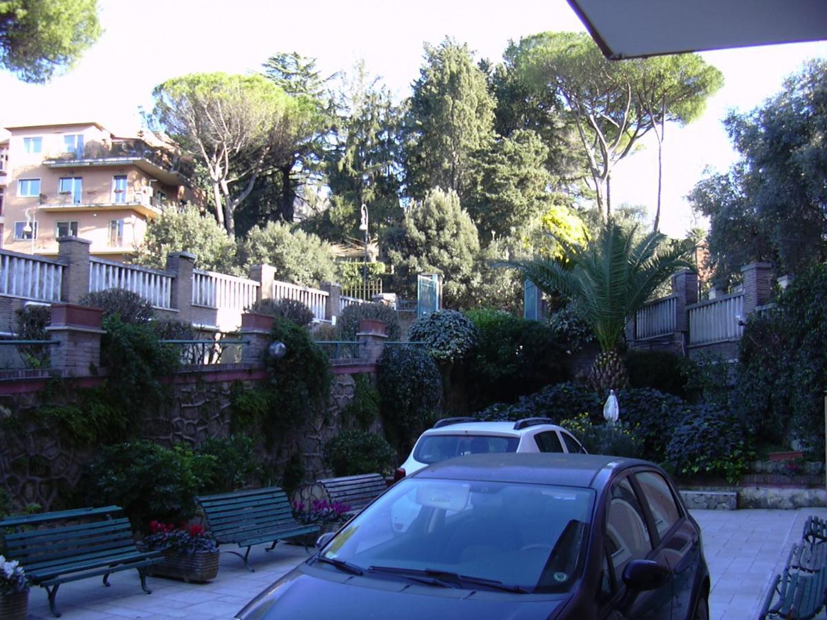 Casa Per Ferie Suore Domenicane Rome Luaran gambar